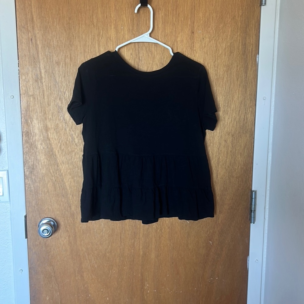 Black Flowy Short sleeve Top